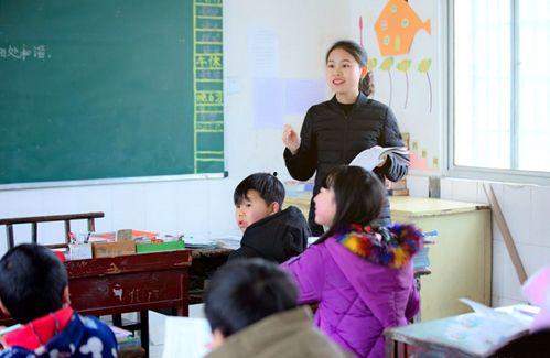 郭庆乡小学老师哈密瓜,哈密瓜种植助力教育发展